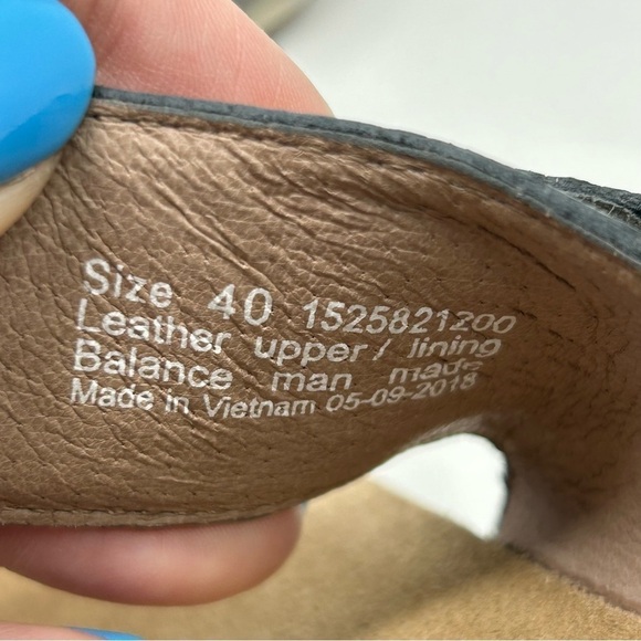 Dansko Gold and Silver Slip On Wedge Sandals Size 40 **please read** - Picture 10 of 10